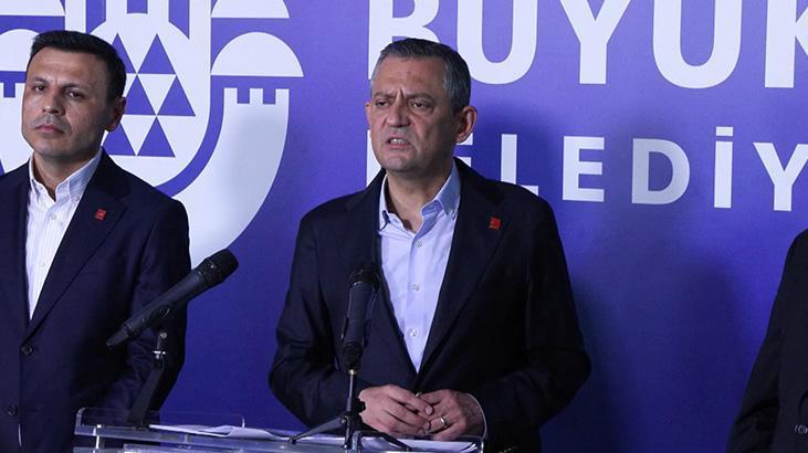 CHP Genel Başkanı Özgür Özel, İBB’de düzenlenen bayramlaşma programına katıldı
