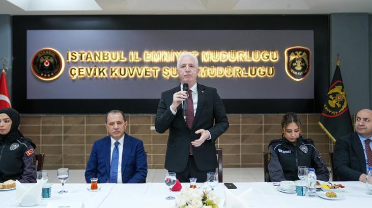 İstanbul Valisi Gül polislerle bayramlaştı! ‘Hep yanınızda olacağız’