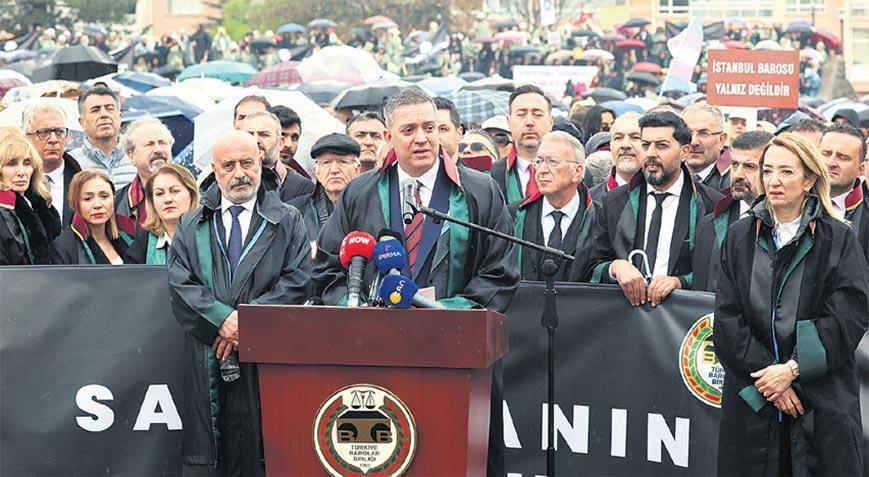 Avukatlar Anıtkabir’e yürüdü