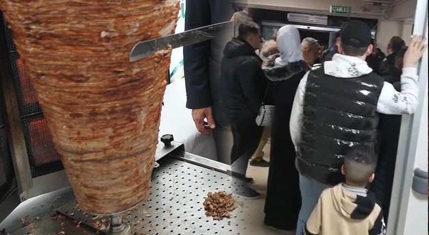 Bir kentte tavuk döner kabusu! 300’den fazla kişi zehirlendi