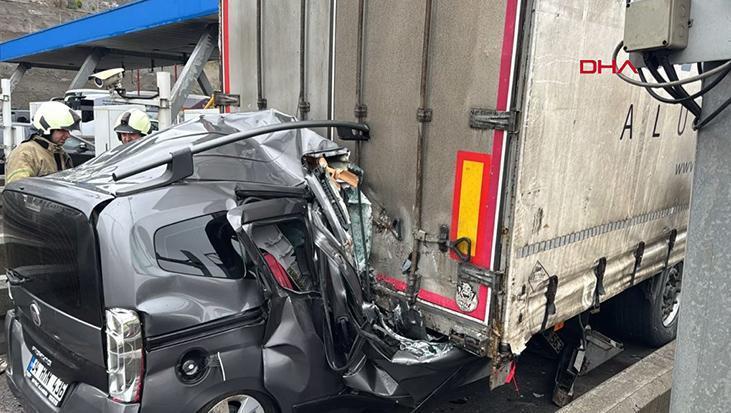 İstanbul’da hafif ticari araç TIR’ın altına girdi! Dehşetli imaj: 1 meyyit