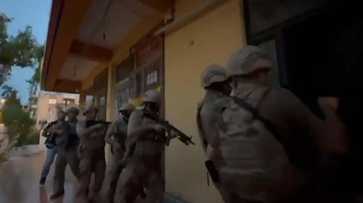 İzmir’de FETÖ operasyonu: 9 gözaltı