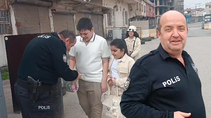 Nevruzda çocuklara pamuk şeker dağıtan polisten bu sefer de bayram şekeri