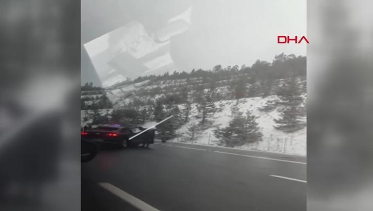 Son dakika! Ankara’da müdafaa aracı tankere çarptı: 1’i polis 2 kişi hayatını kaybetti