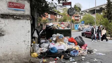 Beşiktaş Belediyesi’nden ilçede toplanmayan çöplerle ilgili açıklama