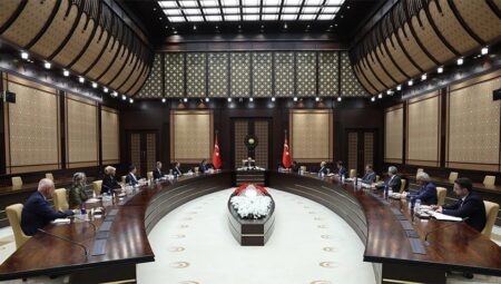 Erdoğan, Cumhurbaşkanlığı Siyaset Heyetleri başkanvekillerini kabul etti