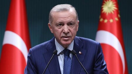 Erdoğan’dan CHP otobüsünü polisin üzerine süren sürücüyle ilgili reaksiyon: Bu menfur hareket, siyasetin sonlarını aşmıştır