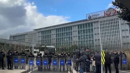 İBB’nin hafriyat ve döküm işlerinde aylık 1,5 milyar lira ziyana uğratıldığı argüman edildi