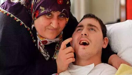 Kimliği belgisiz felçli Rus gence 10 yıl annelik yaptı! Oscar’a Türkiye’den yürek yakan aday