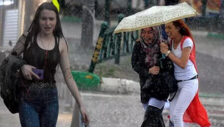 Meteoroloji haritayı değiştirdi! Soğuklar Rusya’dan geliyor: Kışlıkları kaldırmak için ivedi etmeyin
