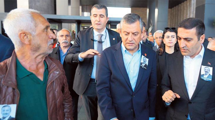 Sabıkalıdan Özel’e yumruk