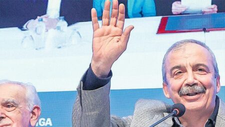 Sırrı Süreyya Başkan 18 günlük hayat gayretini kaybetti