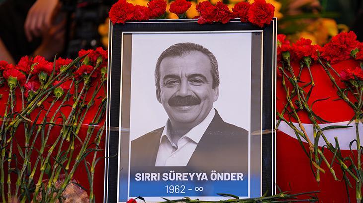 Sırrı Süreyya Başkan Zincirlikuyu Mezarlığı’nda son seyahatine uğurlandı