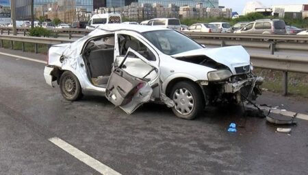 Tuzla’da bariyerlere çarpan araba takla atarak savruldu! Meyyit ve yaralılar var