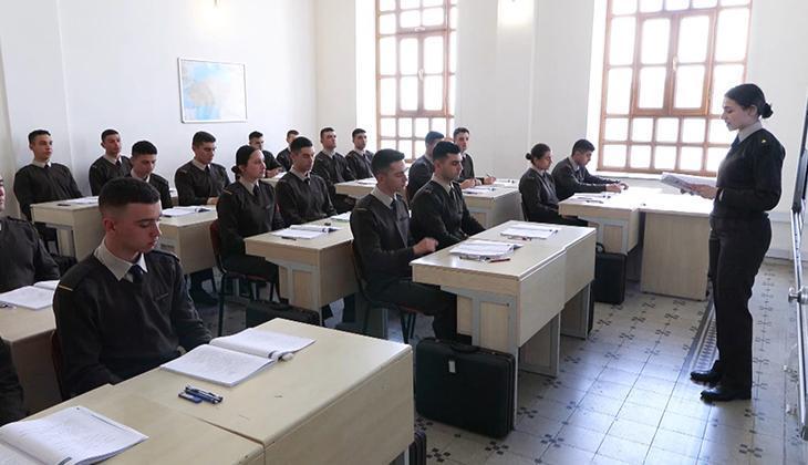 7 lisanı ileri düzeyde öğreniyorlar! TSK’nın subay adayları Kuleli’de