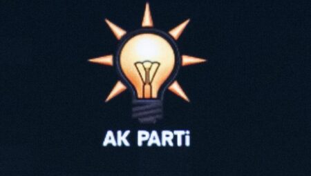 AK Parti: Kendi tabanına bildiri telaşı var