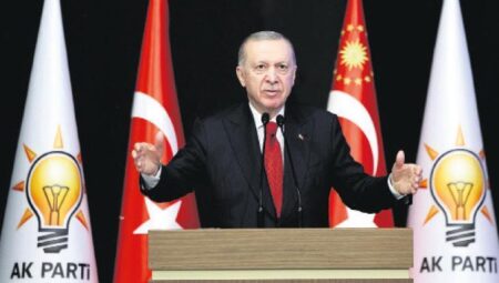 AK Parti’den 10 kişilik anayasa kurulu