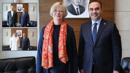 Bakan Kacır, İran, Almanya ve Bahreyn’in Ankara büyükelçilerini kabul etti