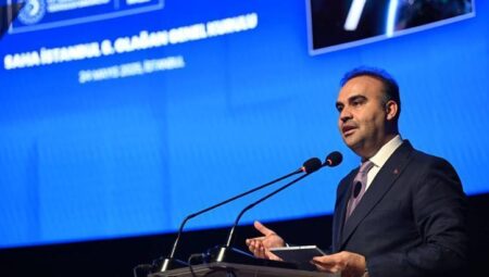 Bakan Kacır: Türksat 7A’yı hayata geçirmek için çaba gösteriyoruz