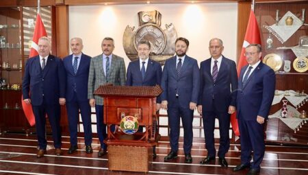 Bakan Yumaklı, Rize’de ziyaretlerde bulundu