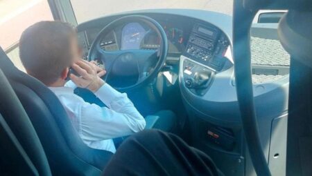 Cep telefonu ile konuşan otobüs sürücüsüne büyük şok!