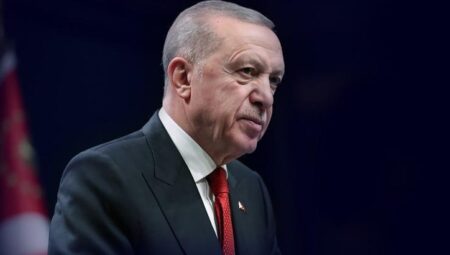 Cumhurbaşkanı Erdoğan Türkiye’ye döndü