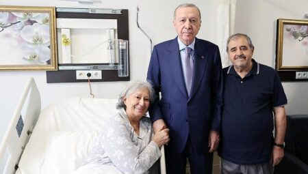 Cumhurbaşkanı Erdoğan’dan açılışını yaptığı hastanedeki hastalara sürpriz ziyaret