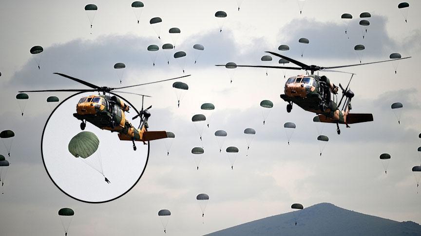 Erciyes’te nefes kesen an! 14 ülke izledi, onlarca asker paraşütle indi