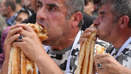 Günlerce aç kaldı, 10 gram altını kazandı! Bursa’da değişik müsabaka