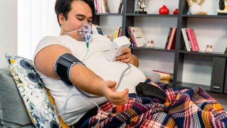 Hipertansiyon 20 yaşın altındaki gençlerde süratle yaygınlaşıyor! Bu risklere dikkat