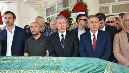 Hulusi Akar’ın kayınvalidesi Türkan Samur, son seyahatine uğurlandı
