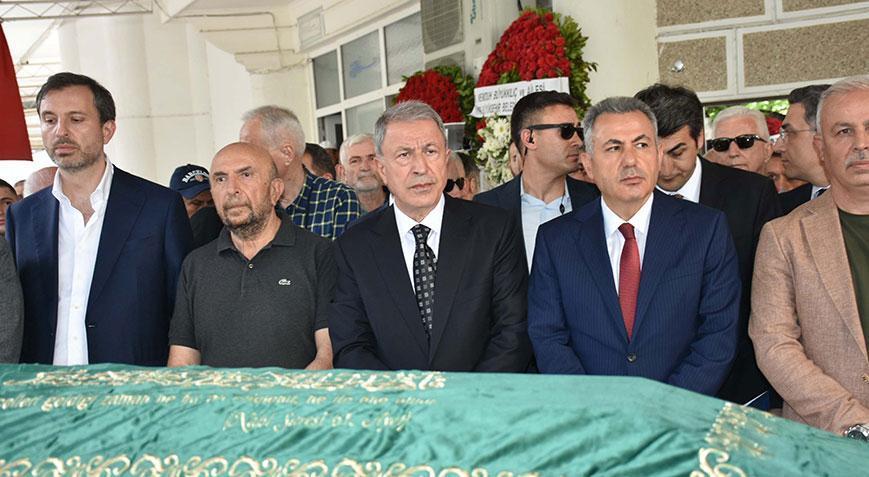 Hulusi Akar’ın kayınvalidesi Türkan Samur, son seyahatine uğurlandı