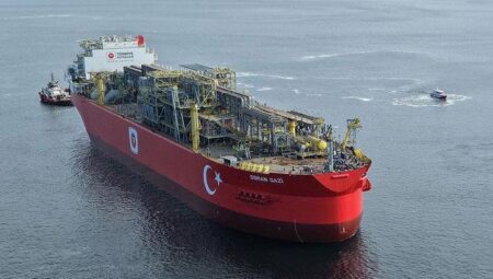 İstanbul Boğazı’nda gemi trafiği çift taraflı kapatıldı