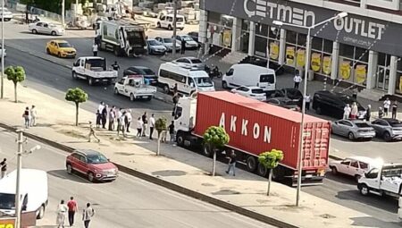 İzmir’de dehşet anları! Arabaya pompalı tüfekle saldırdılar: 3 meyyit var