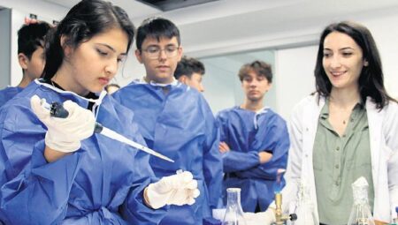 Liselilere üniversiteli olma bahtı