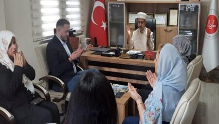 Sakarya’da İngiliz vatandaşı Simon Sinan ismini alarak Müslüman oldu