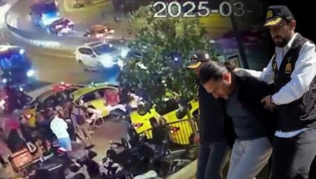 Trafik arbedesine tabibin yumruk attığı taksici öldü! Olay güvenlik kamerasında