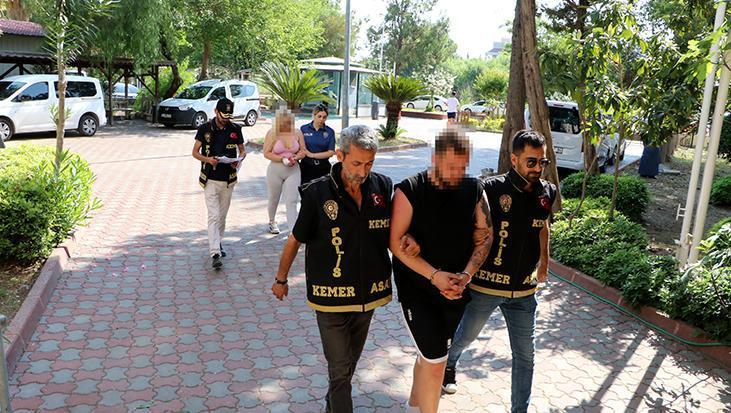 18 yaşından küçük 3 kişiyi, cinsel bağlantı mazeretiyle dolandırıp darbettiler