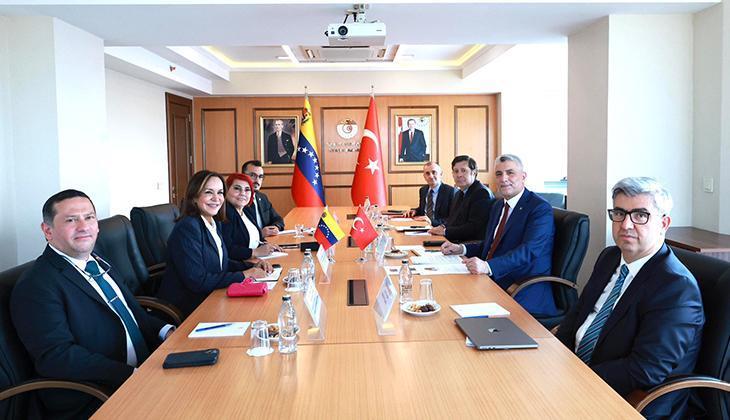 Bakan Bolat, Venezuelalı mevkidaşı Calderon ile bir ortaya geldi