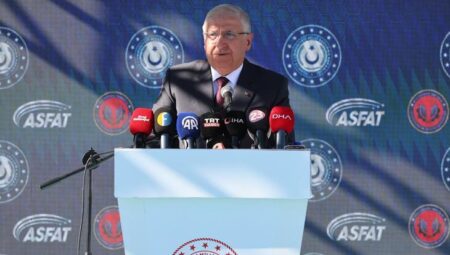 Bakan Güler: Savunma sanayinde geldiğimiz nokta dünya kamuoyunda gıpta ile takip edilmektedir