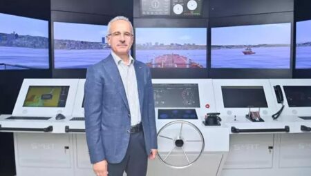 Bakan Uraloğlu paylaştı! Türk bayraklı gemiler için yerli ve ulusal dijital kale