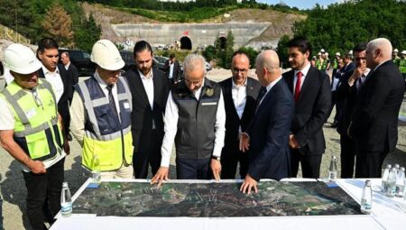 Bakan Uraloğlu’ndan Bulgaristan’da temaslarda bulundu: Şantiye alanı ziyaret etti