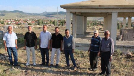 Çamura para gömdüler! 25 köylü ile anlaştı, çukur kazıp ortadan kayboldu