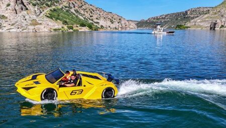 Dicle Baraj Gölü’nde “Lamborghini” keyfi