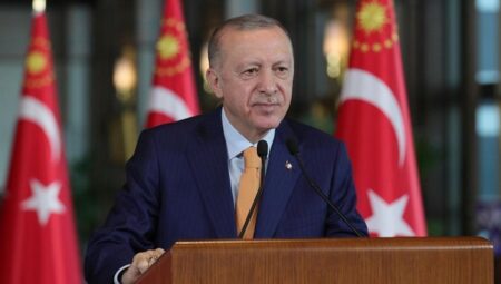 Erdoğan’dan karne alan öğrencilere ileti