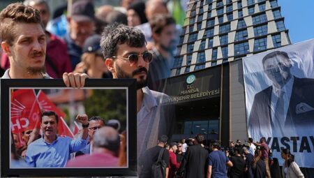 Ferdi Zeyrek son seyahatine uğurlanıyor