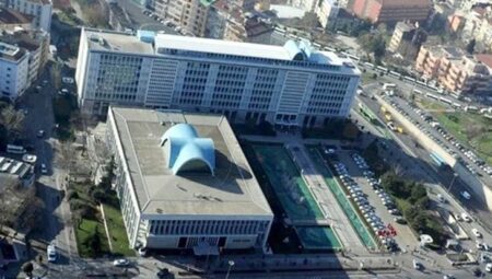 İBB Meclisi’nde, belediyeye yönelik yolsuzluk soruşturması gündeme geldi