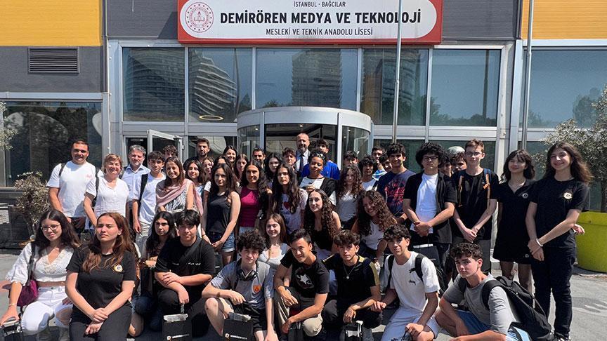 İspanya’dan İstanbul’a gelen 18 öğrenci Demirören Medya’yı ziyaret etti
