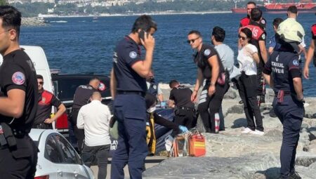 İstanbul’un göbeğinde müthiş olay! Kıyıda dolaşanlar fark etti