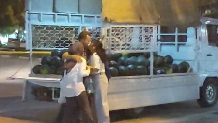 Karpuz tezgahındaki ‘Babalar Günü’ sürprizi gündem oldu! ‘Zaten küçük birkaç ikram almıştık’
